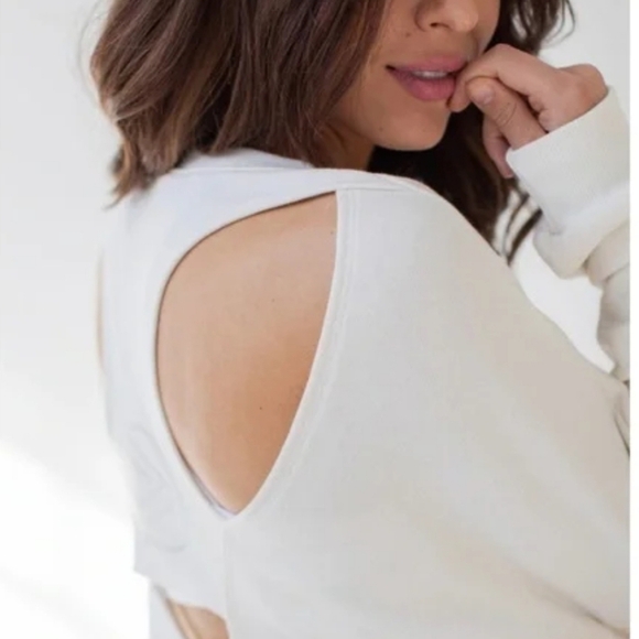 SAVVI Malia Small Cream Ivory Racerback Cut Out Detail Raw Hem Sweatshirt Small - Picture 14 of 17